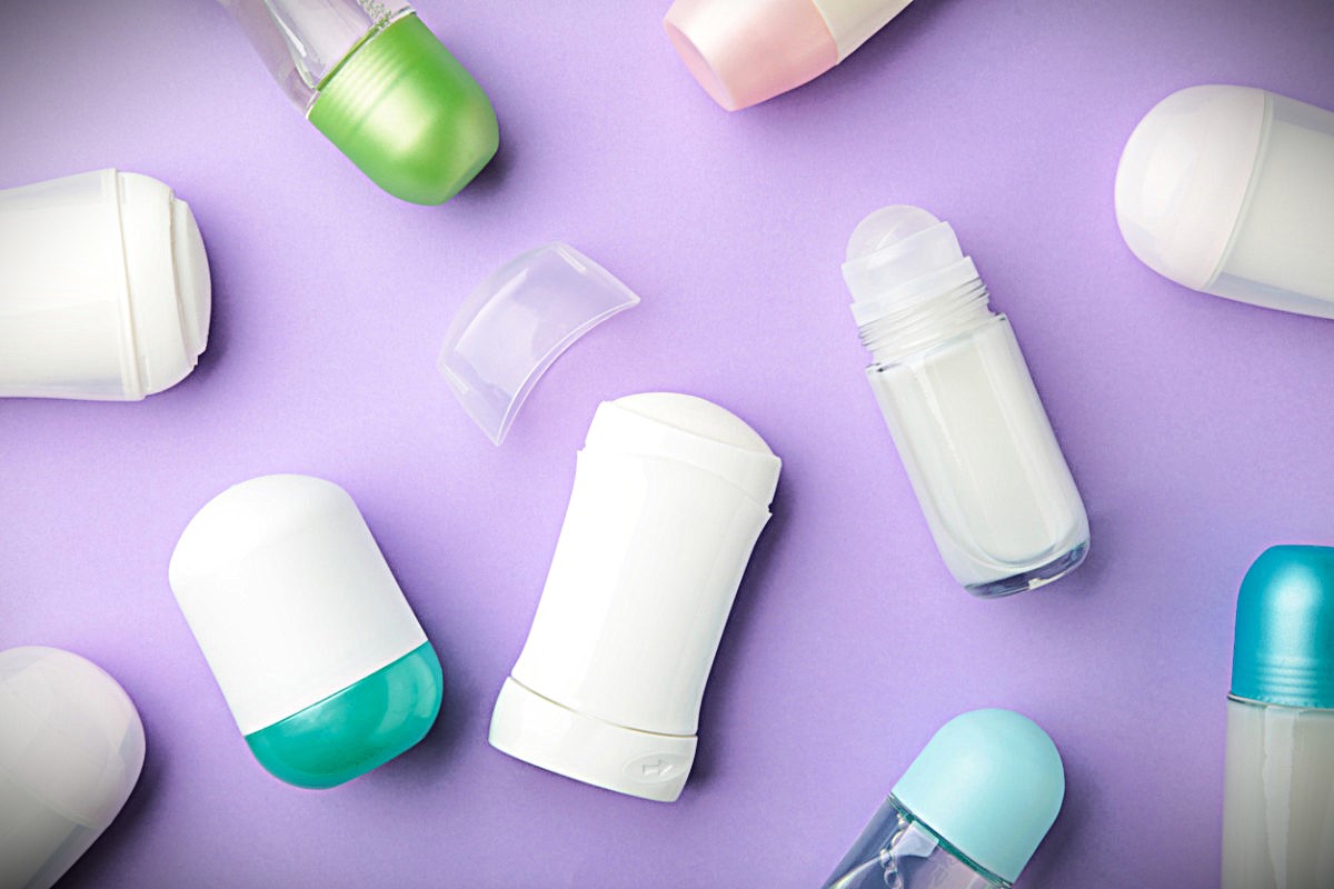 تفاوت مام و دئودورانت را بهتر بشناسید 3 what to know about applying deodorant at night according to dermatologists